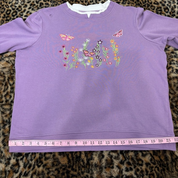 Floral Embroidered Women's Crew Neck Sweater - Picture 9 of 16